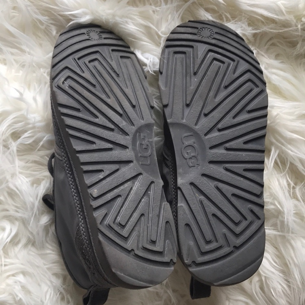 grey ugg boots